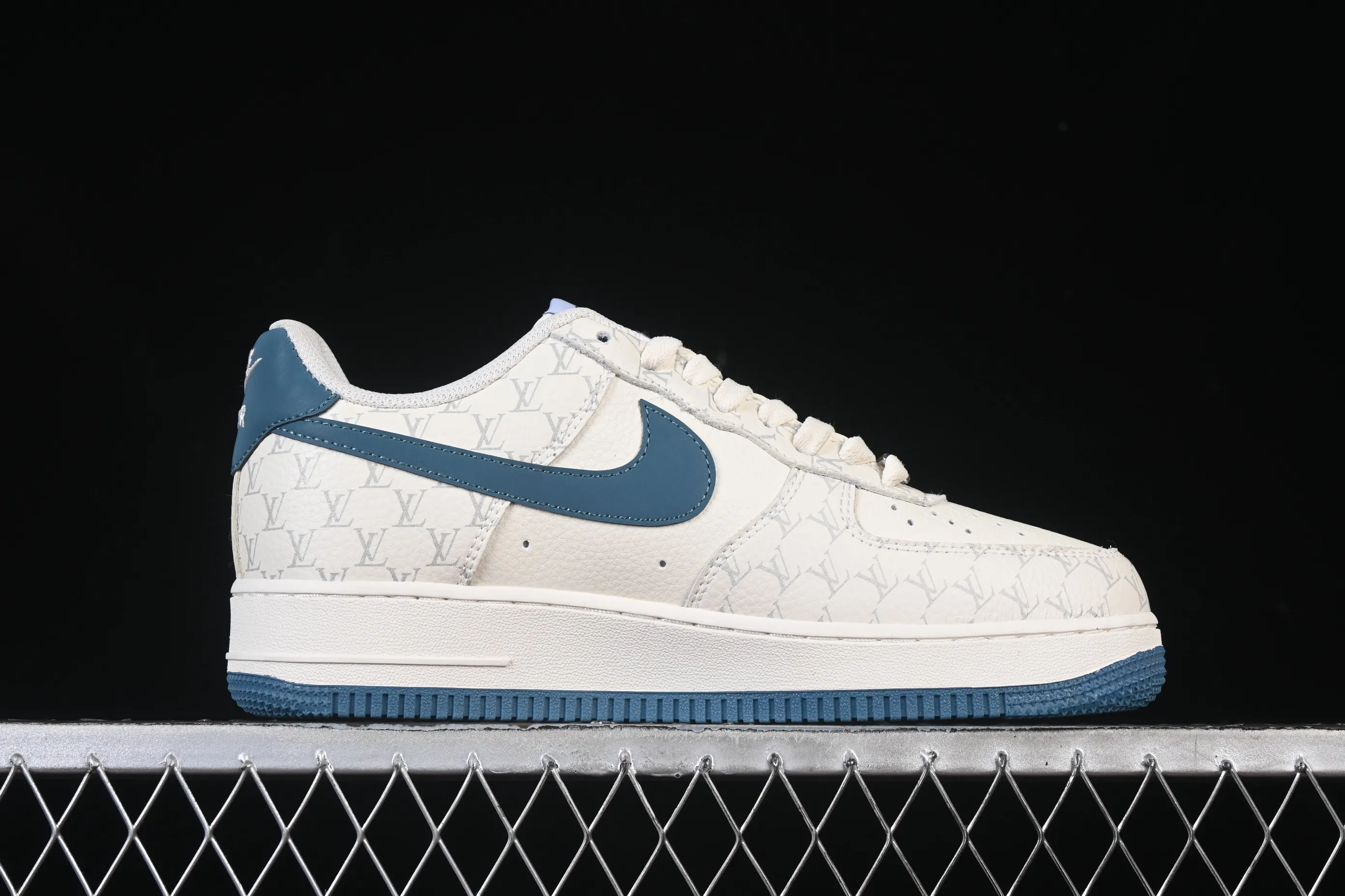 All categories Nk Air Force 1 Air Force series Nk Air Force 1 Low Air Force low-top Nike Air Force 1'07 Low LV joint Gulf blue print Air Force 1 low-top casual sneakers BZ6880-105